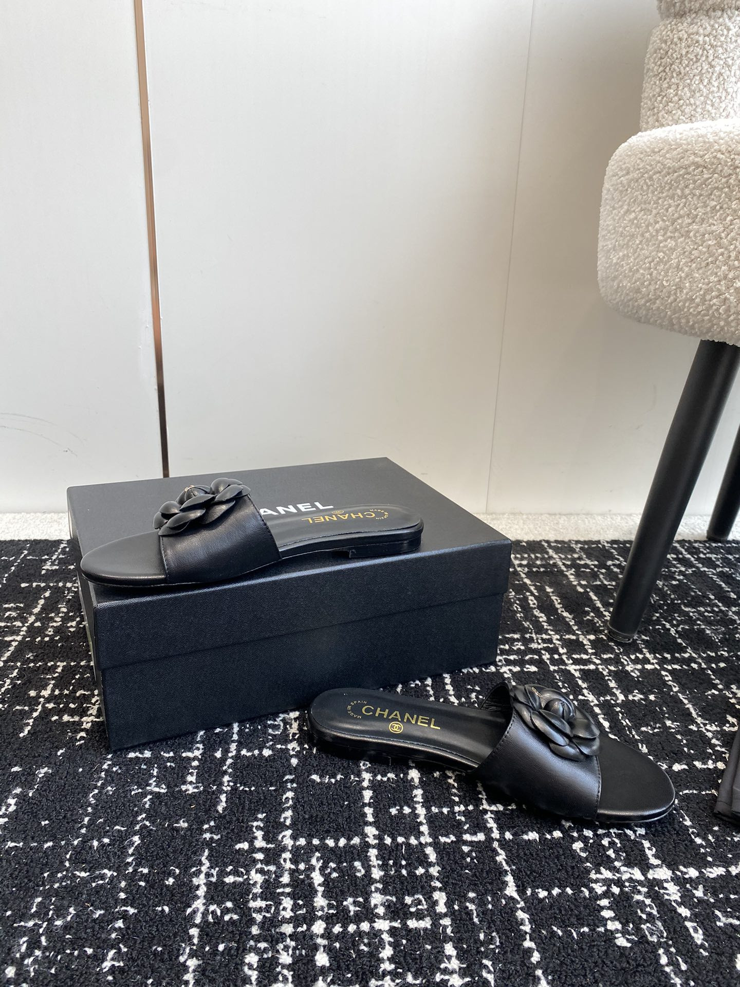 UA CHANEL MULES