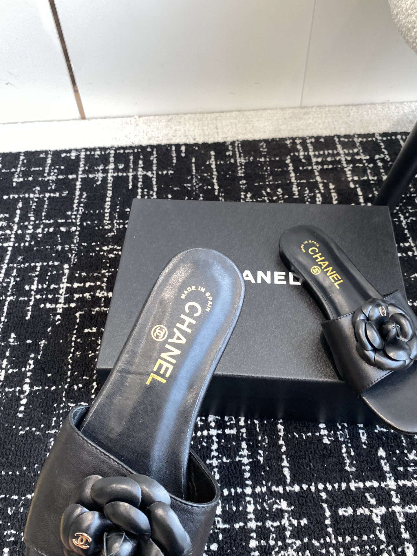 UA CHANEL MULES
