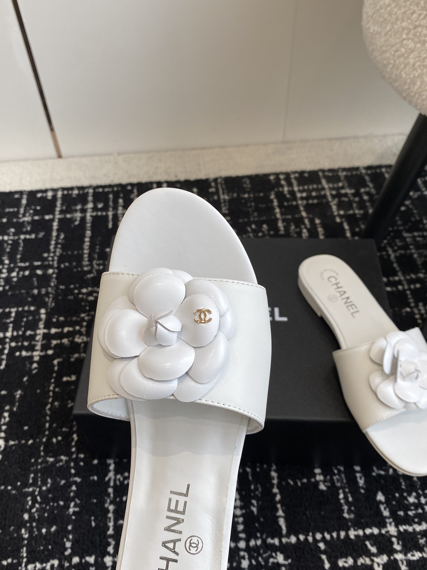 UA CHANEL MULES