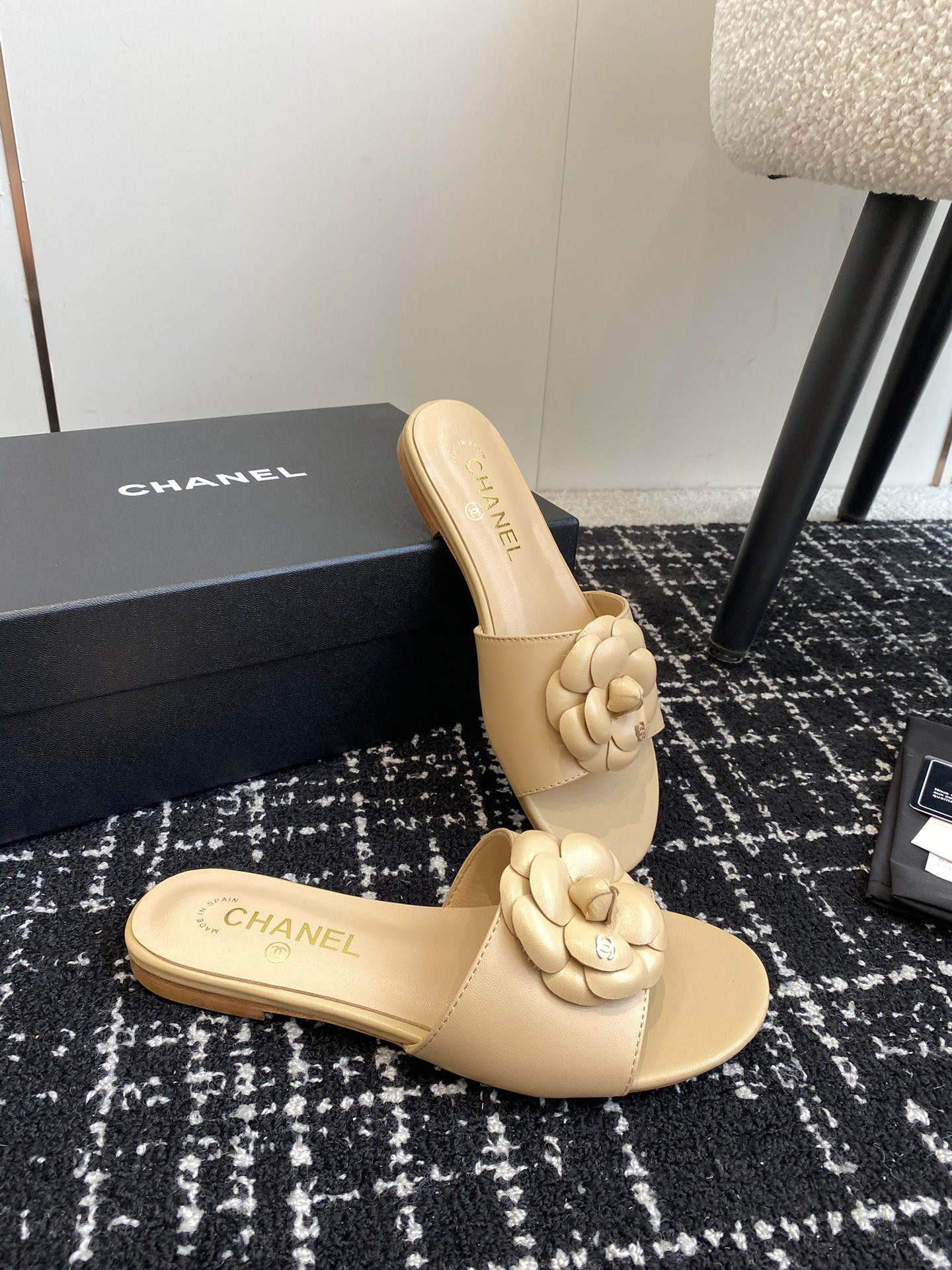 UA CHANEL MULES