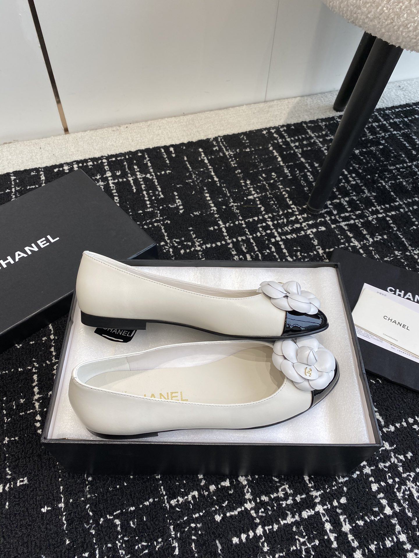 UA CHANEL BALLET FLATS