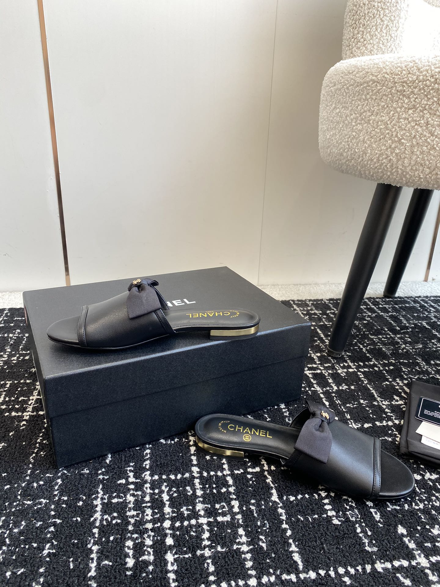 UA CHANEL MULES