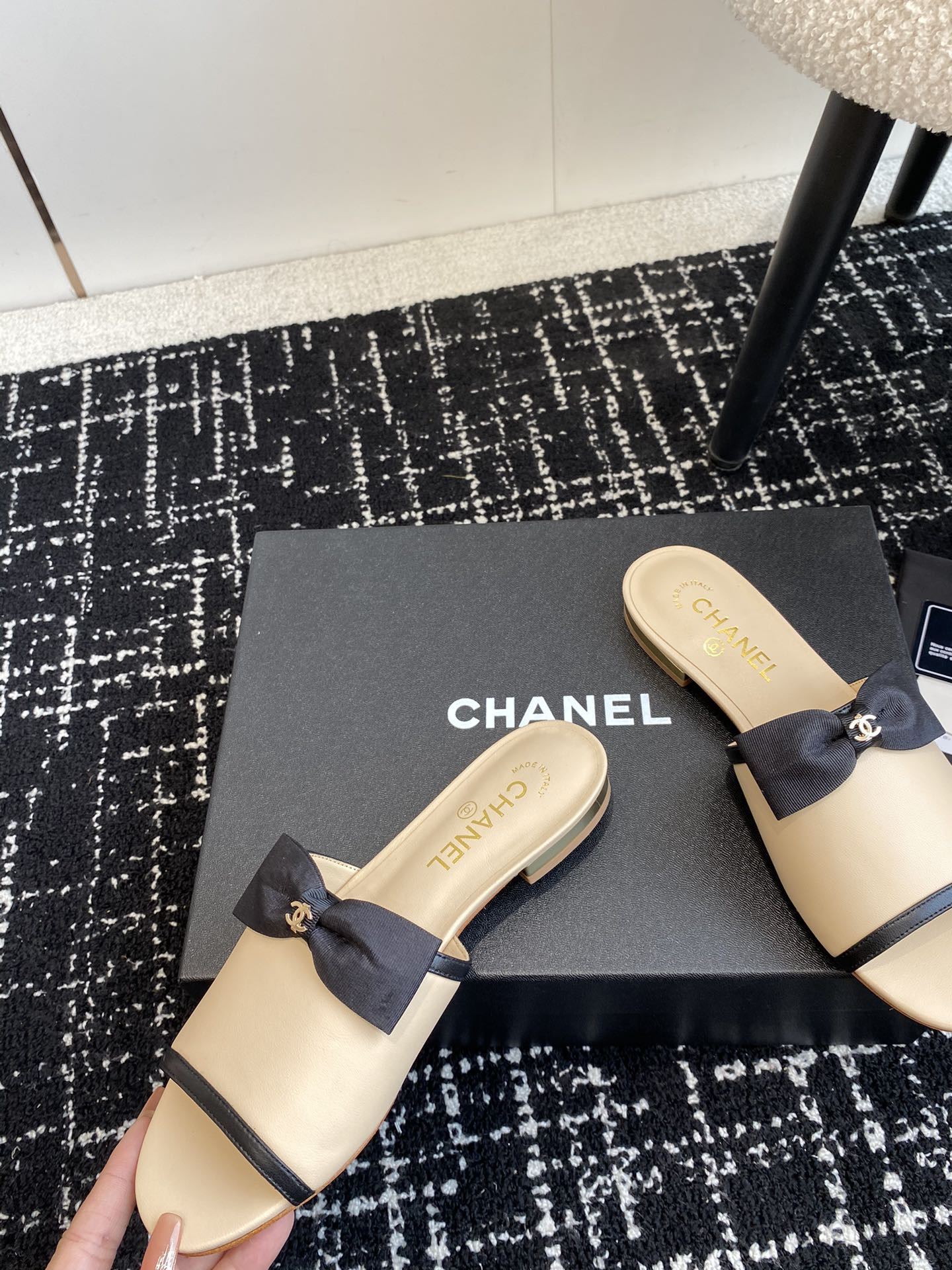 UA CHANEL MULES