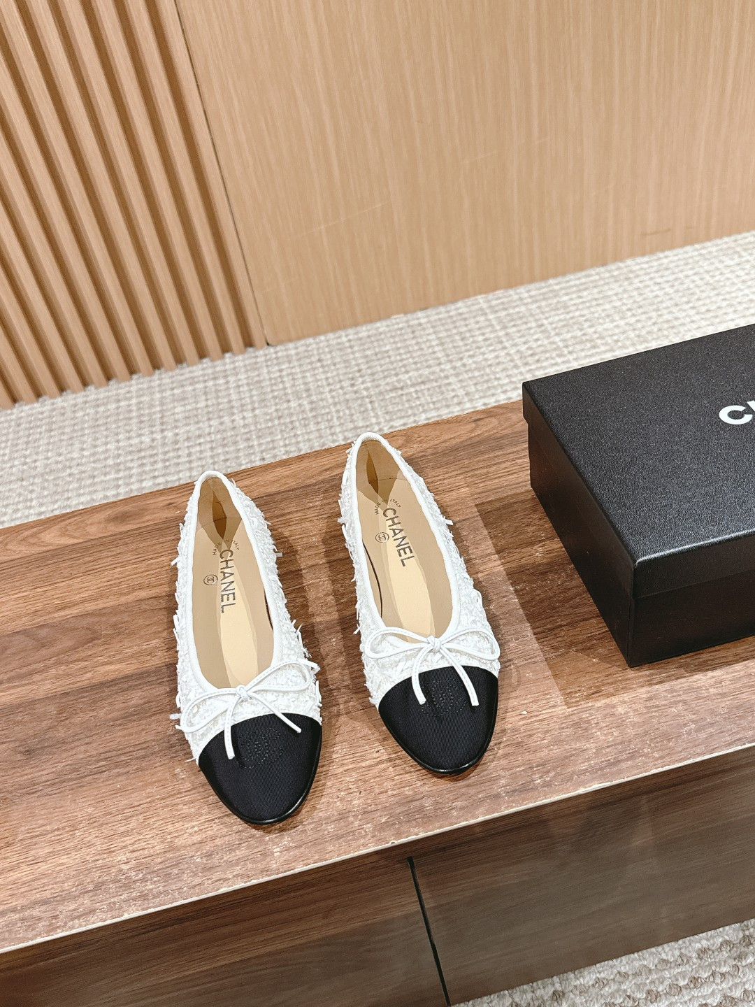 UA CHANEL BALLET FLATS