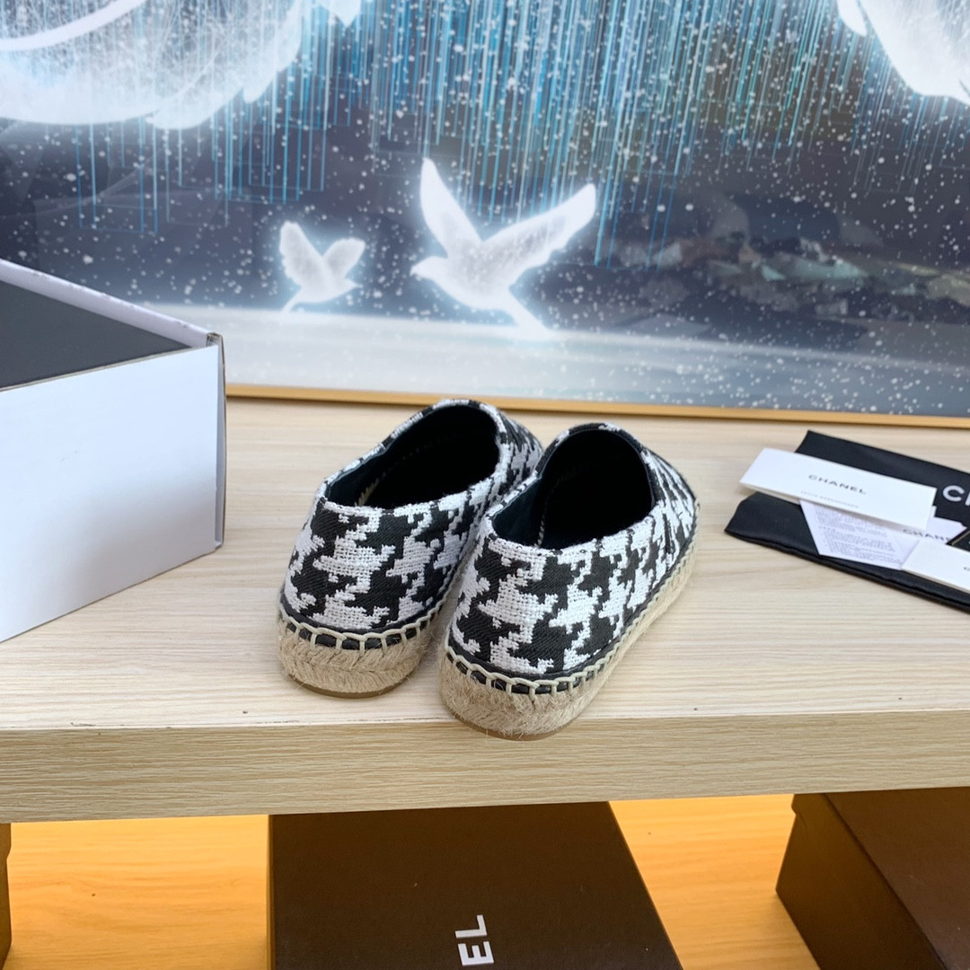 UA CHANEL ESPADRILLES