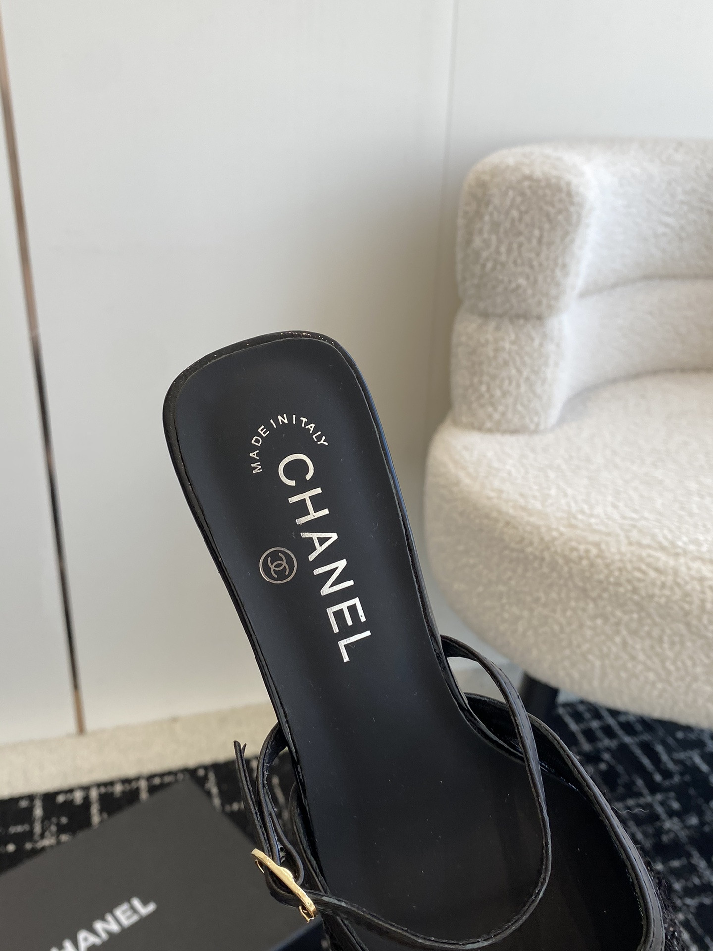 UA CHANEL MULES
