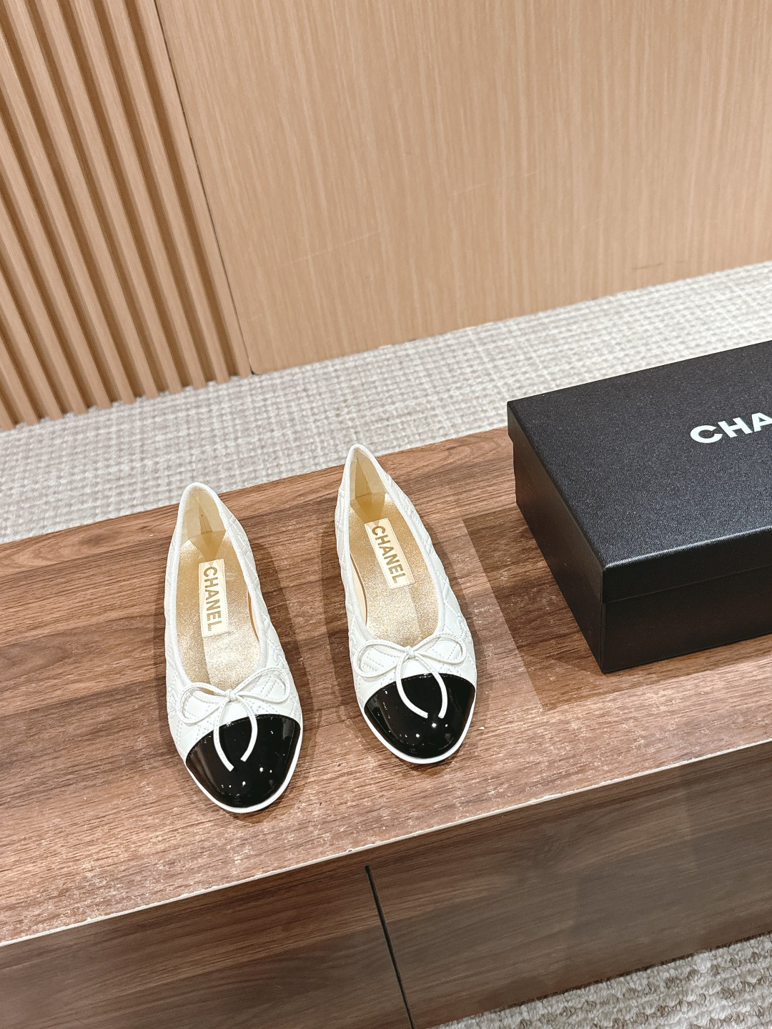 UA CHANEL BALLET FLATS