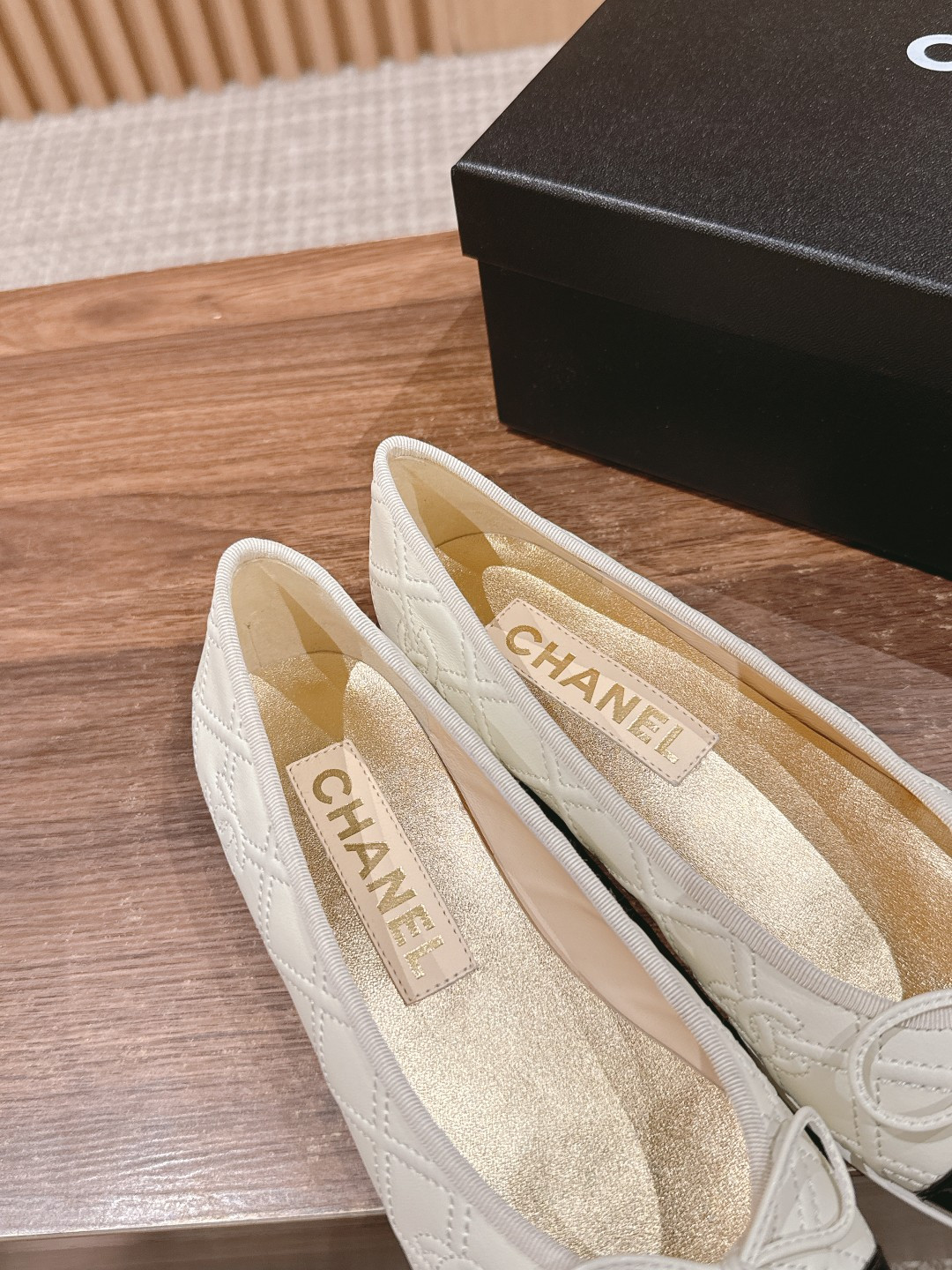 UA CHANEL BALLET FLATS