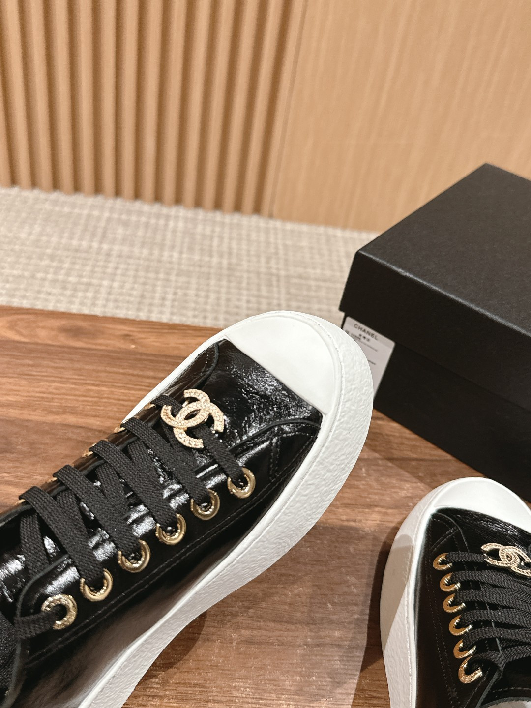 UA CHANEL SNEAKER