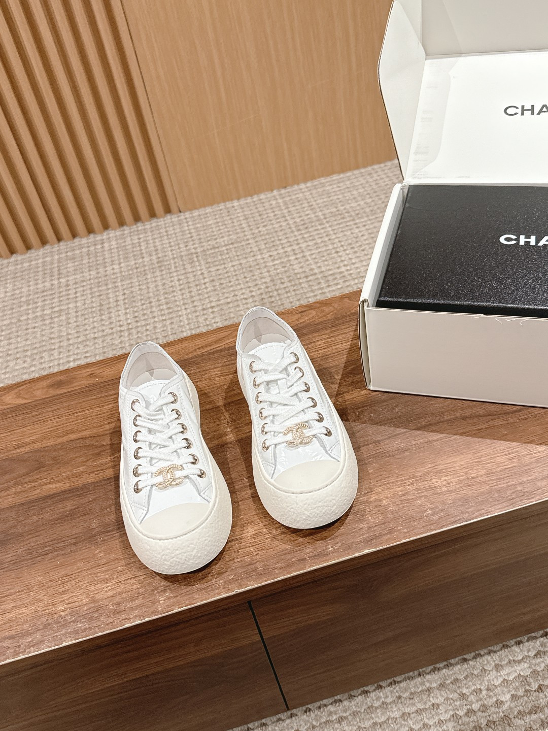 UA CHANEL SNEAKER