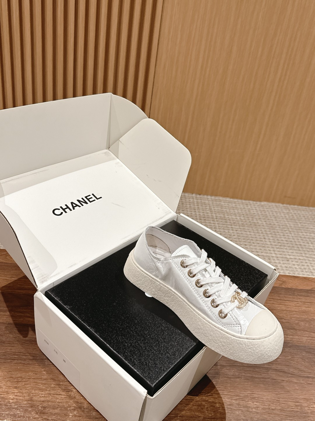 UA CHANEL SNEAKER