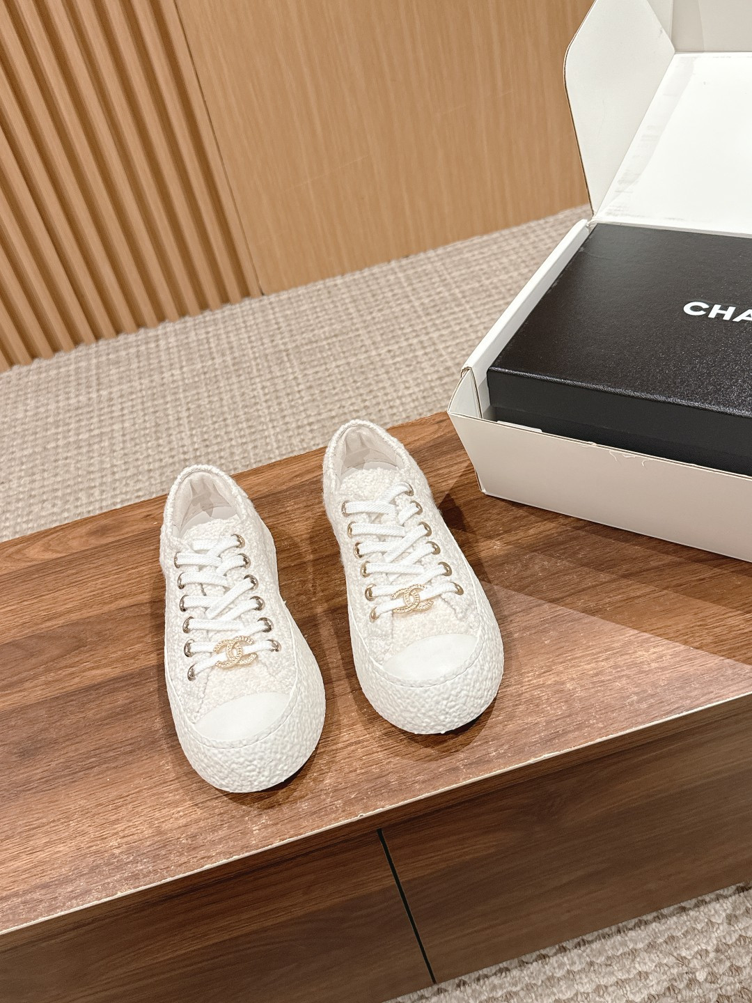 UA CHANEL SNEAKER