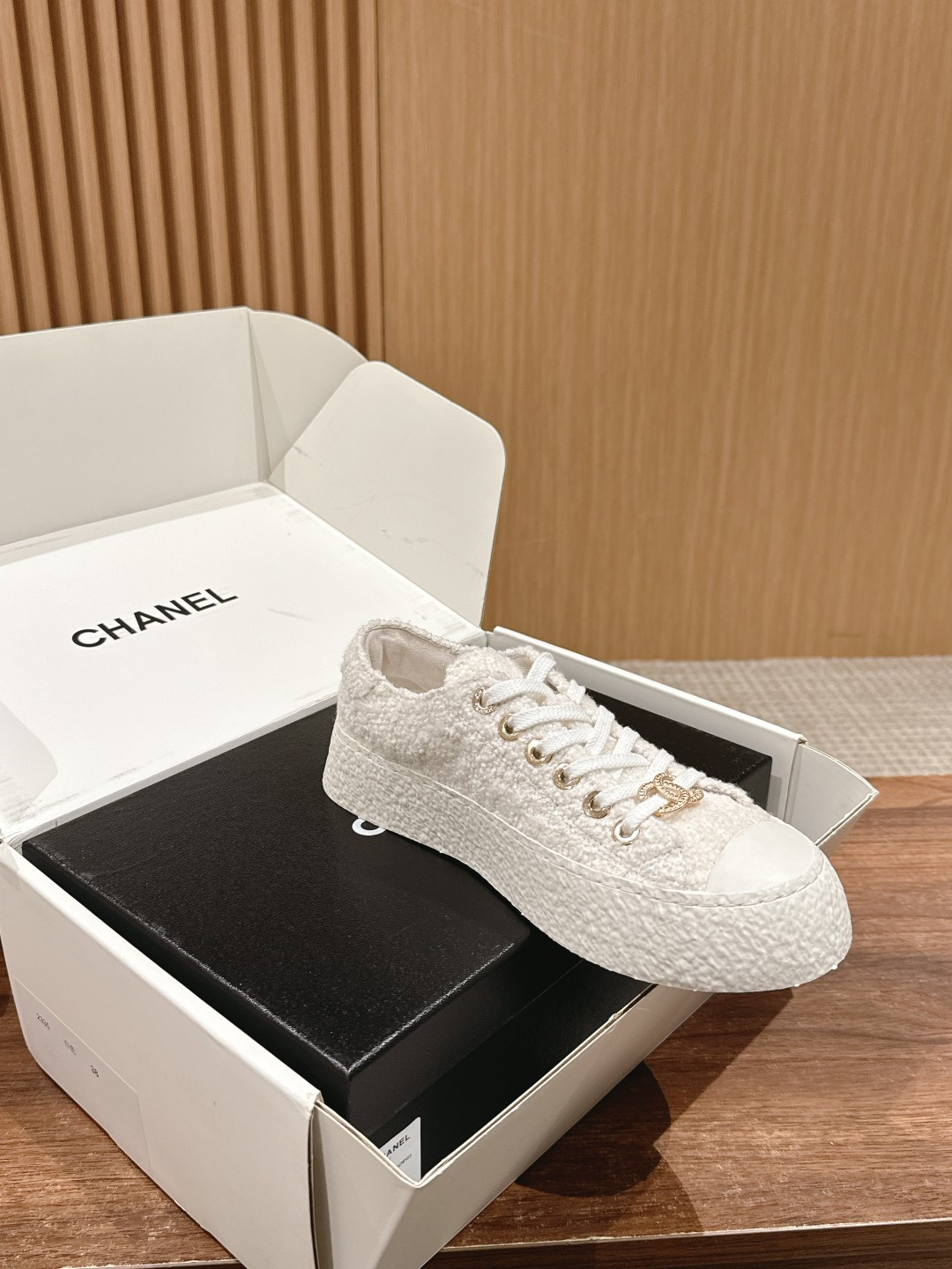 UA CHANEL SNEAKER