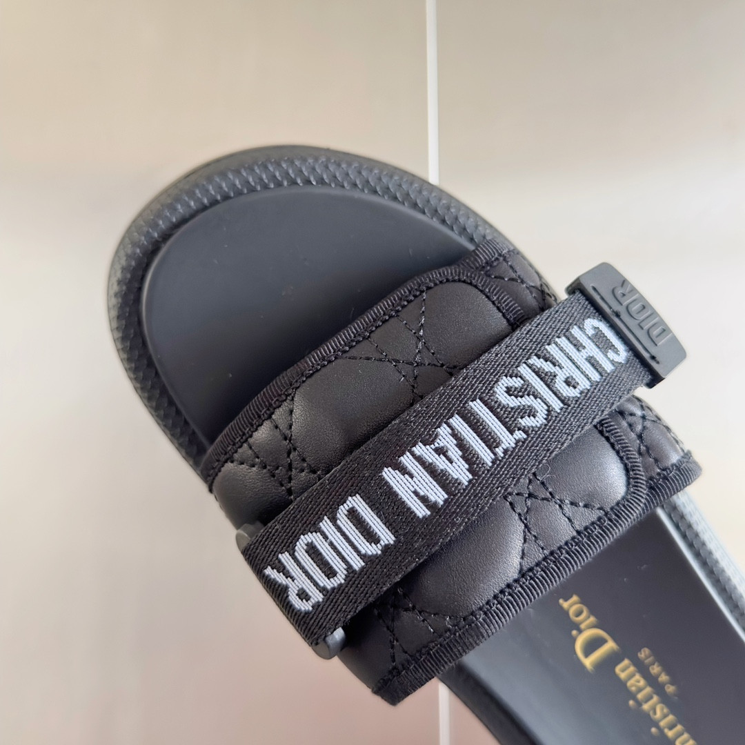 UA Dioriviera Dio(r)evolution Slide Black