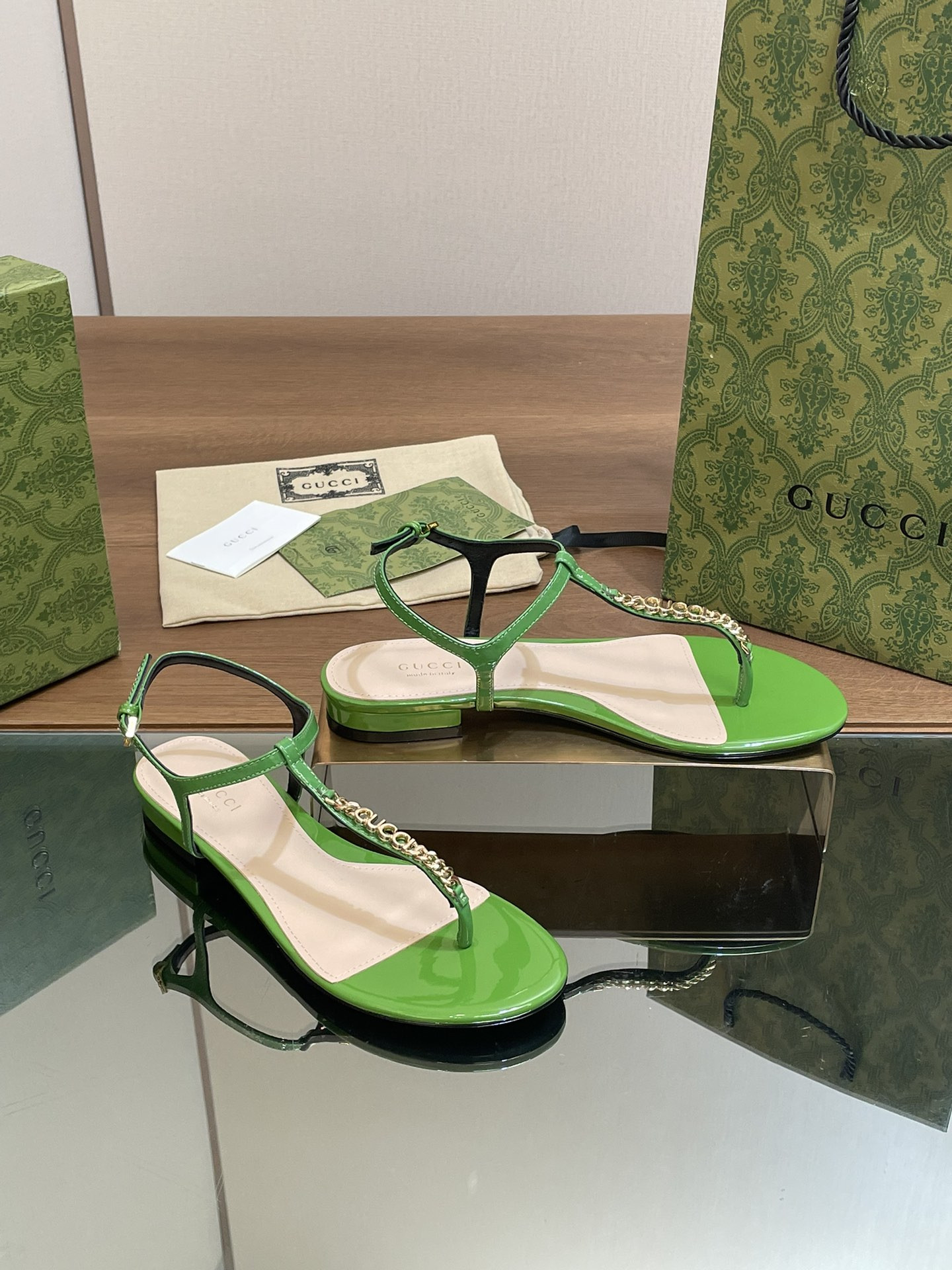 UA GUCCI SIGNORIA THONG SANDAL