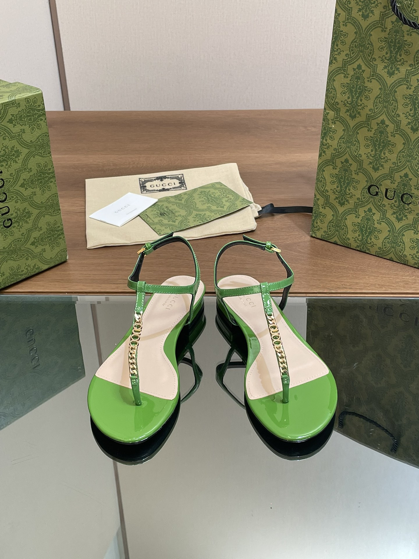 UA GUCCI SIGNORIA THONG SANDAL