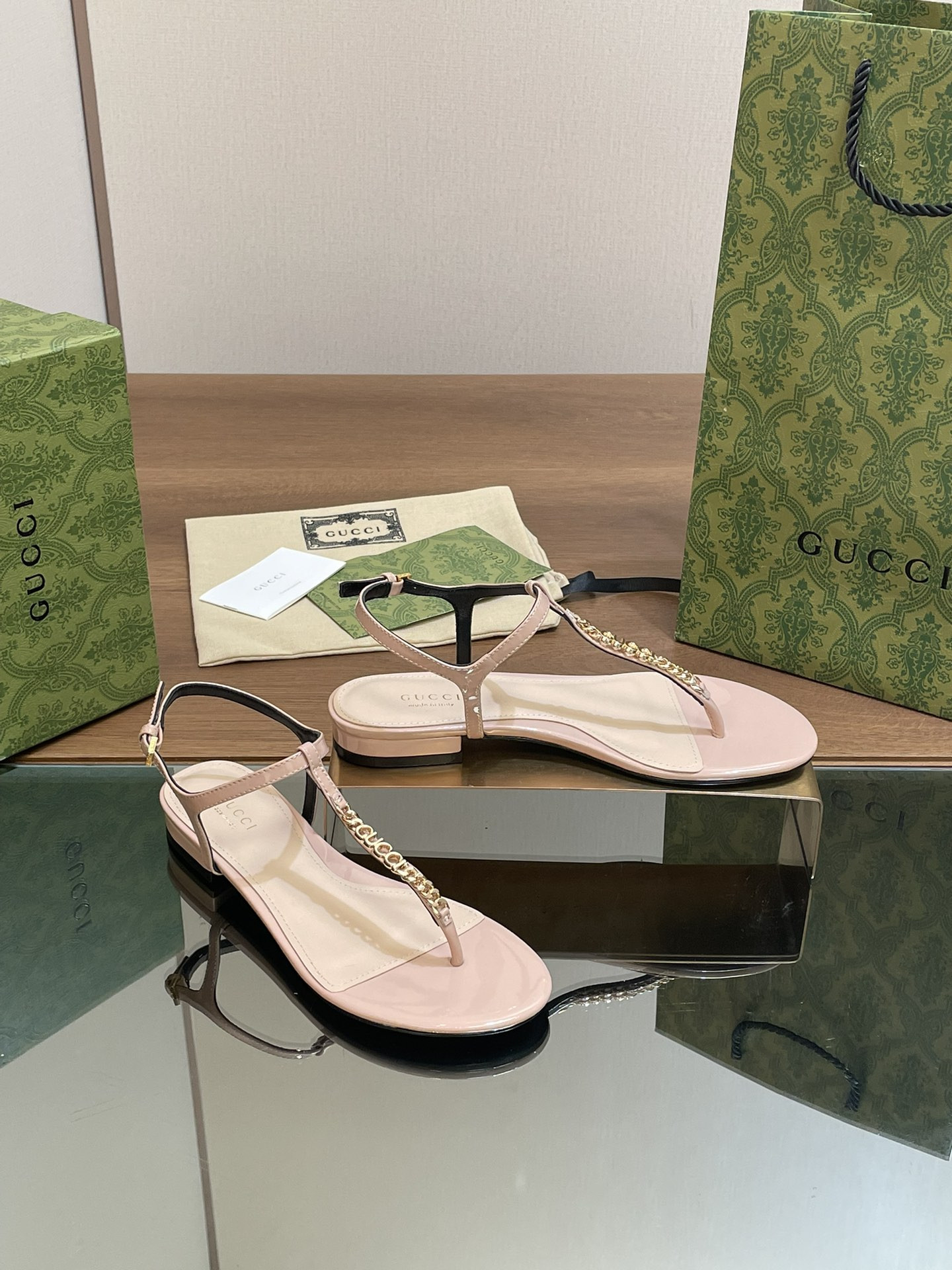 UA GUCCI SIGNORIA THONG SANDAL