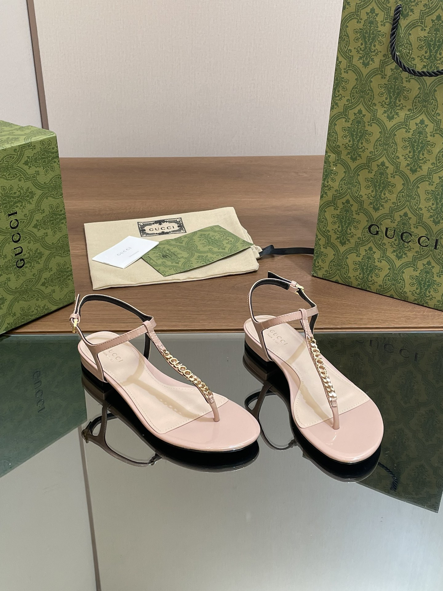 UA GUCCI SIGNORIA THONG SANDAL