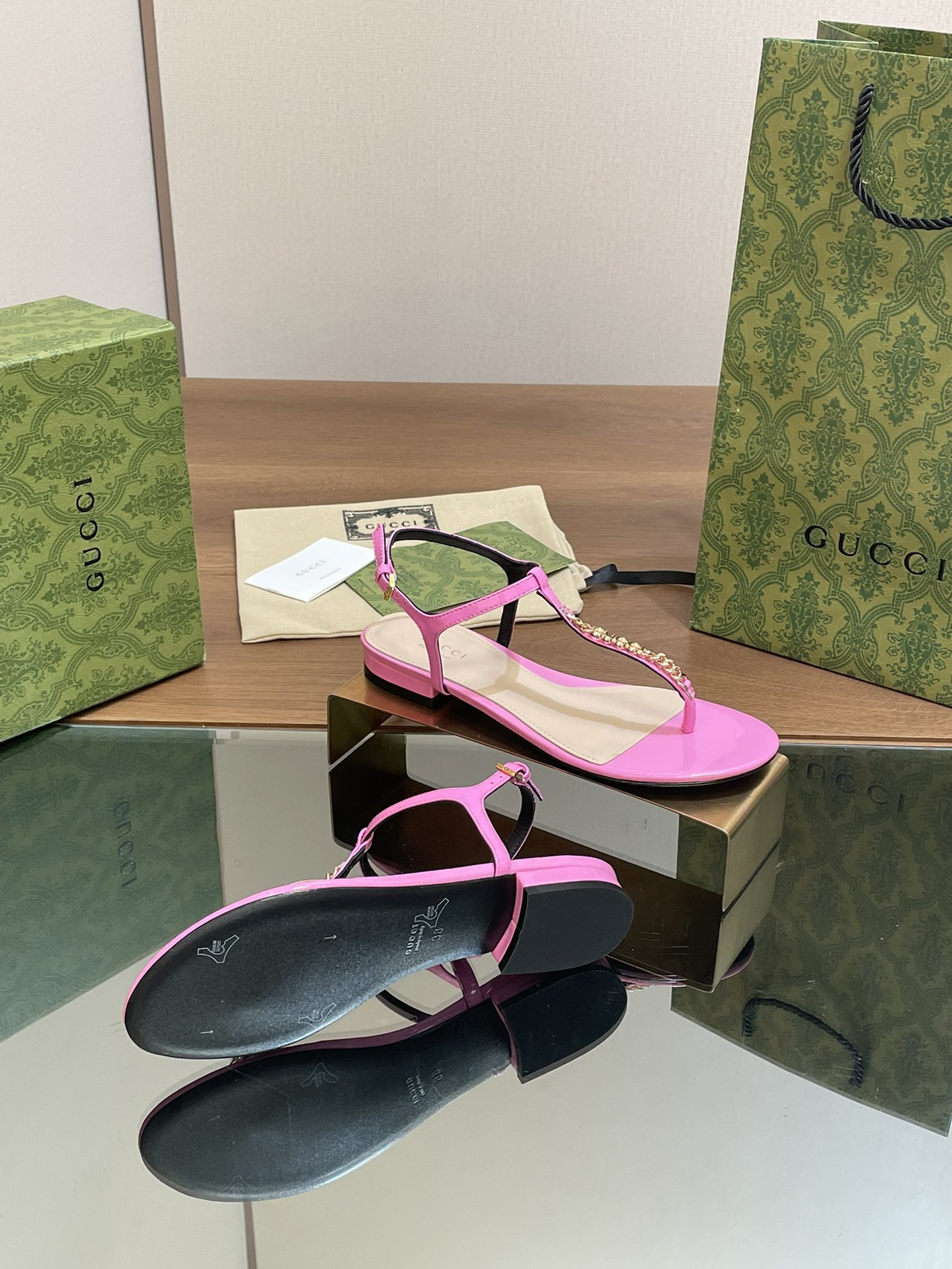 UA GUCCI SIGNORIA THONG SANDAL