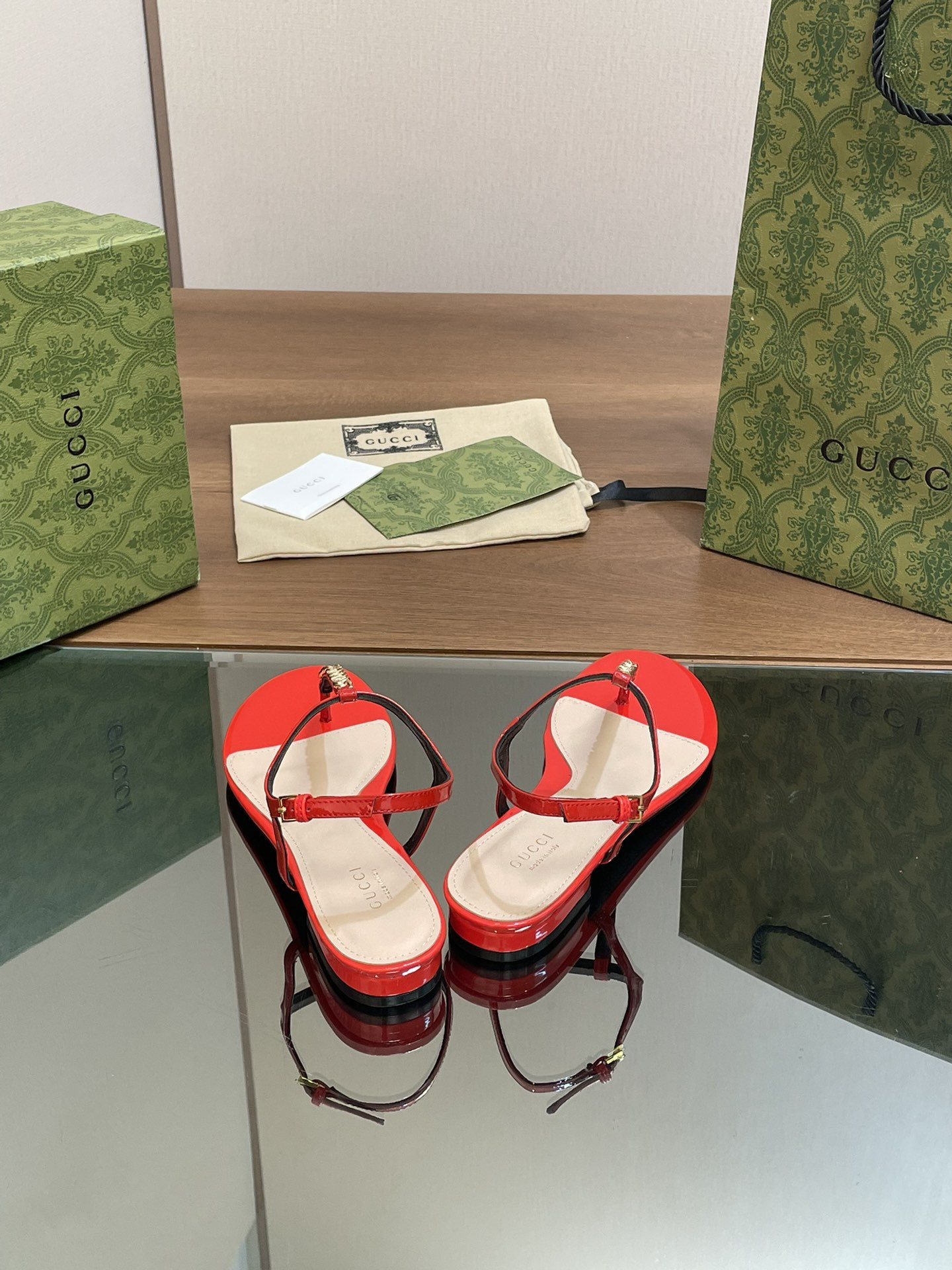 UA GUCCI SIGNORIA THONG SANDAL