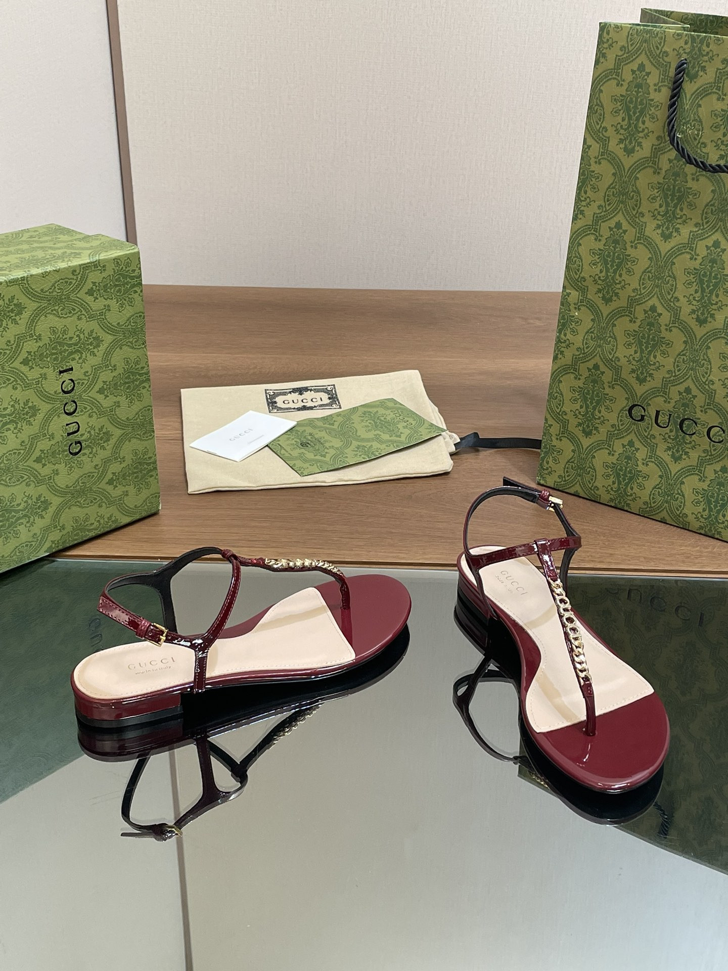 UA GUCCI SIGNORIA THONG SANDAL