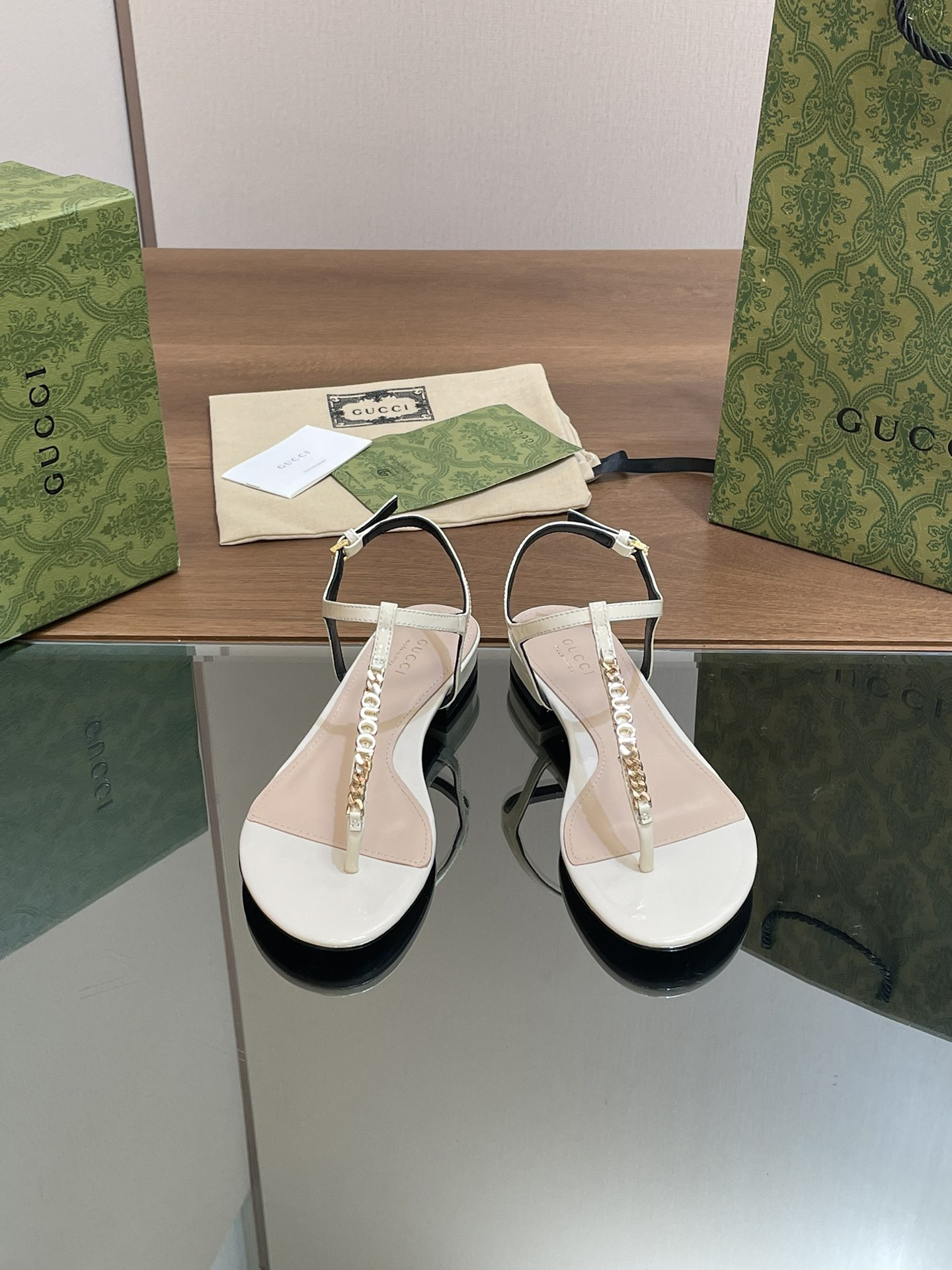 UA GUCCI SIGNORIA THONG SANDAL