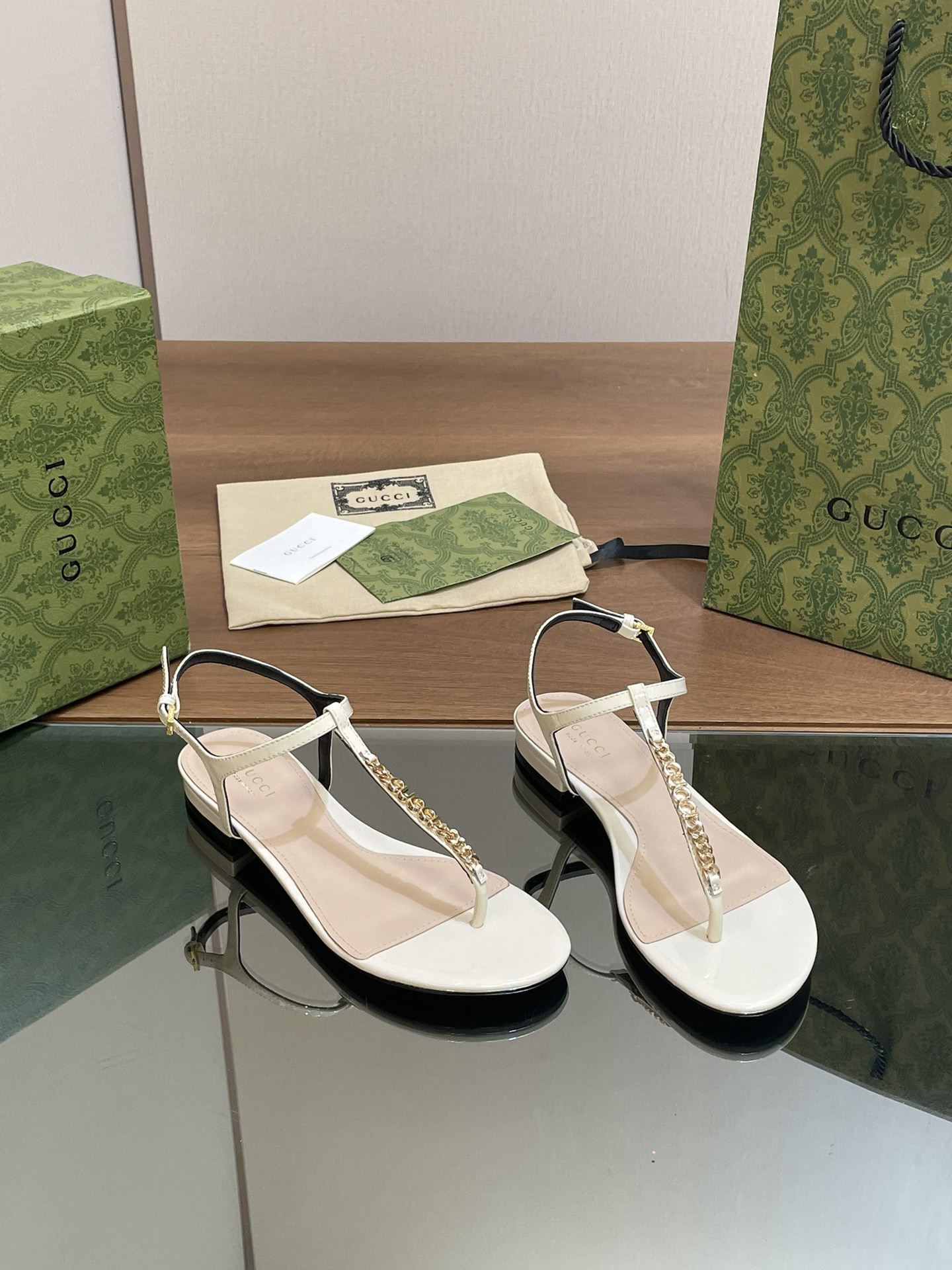 UA GUCCI SIGNORIA THONG SANDAL