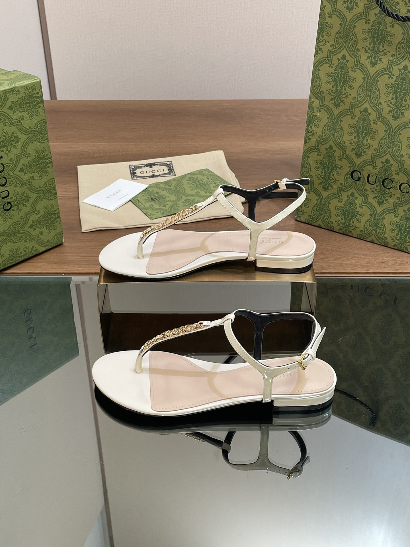 UA GUCCI SIGNORIA THONG SANDAL