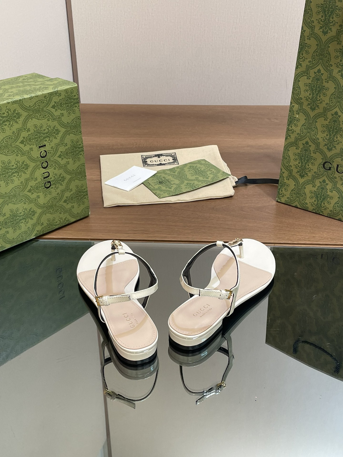 UA GUCCI SIGNORIA THONG SANDAL