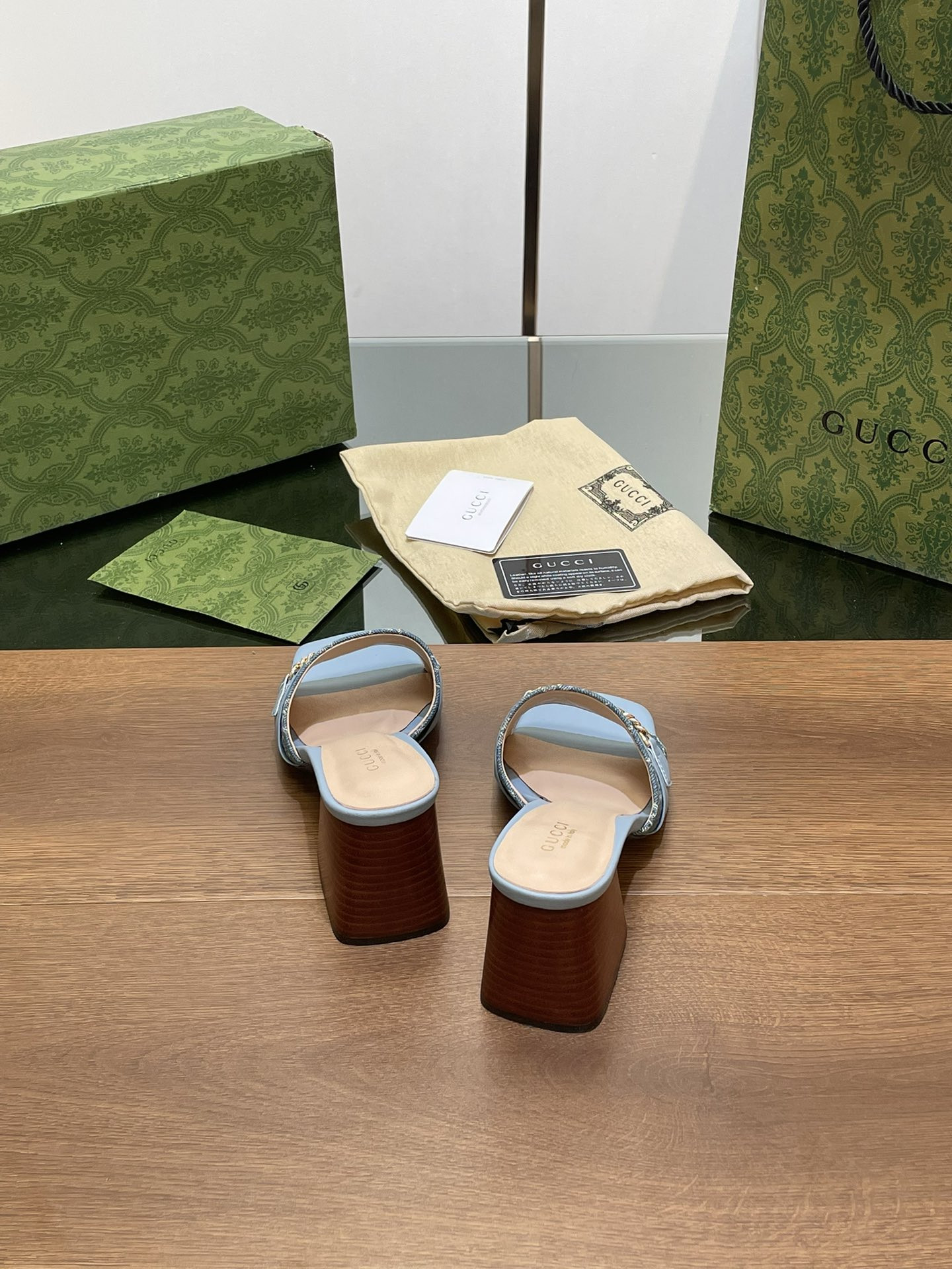 UA GUCCI SIGNORIA SLIDE SANDAL