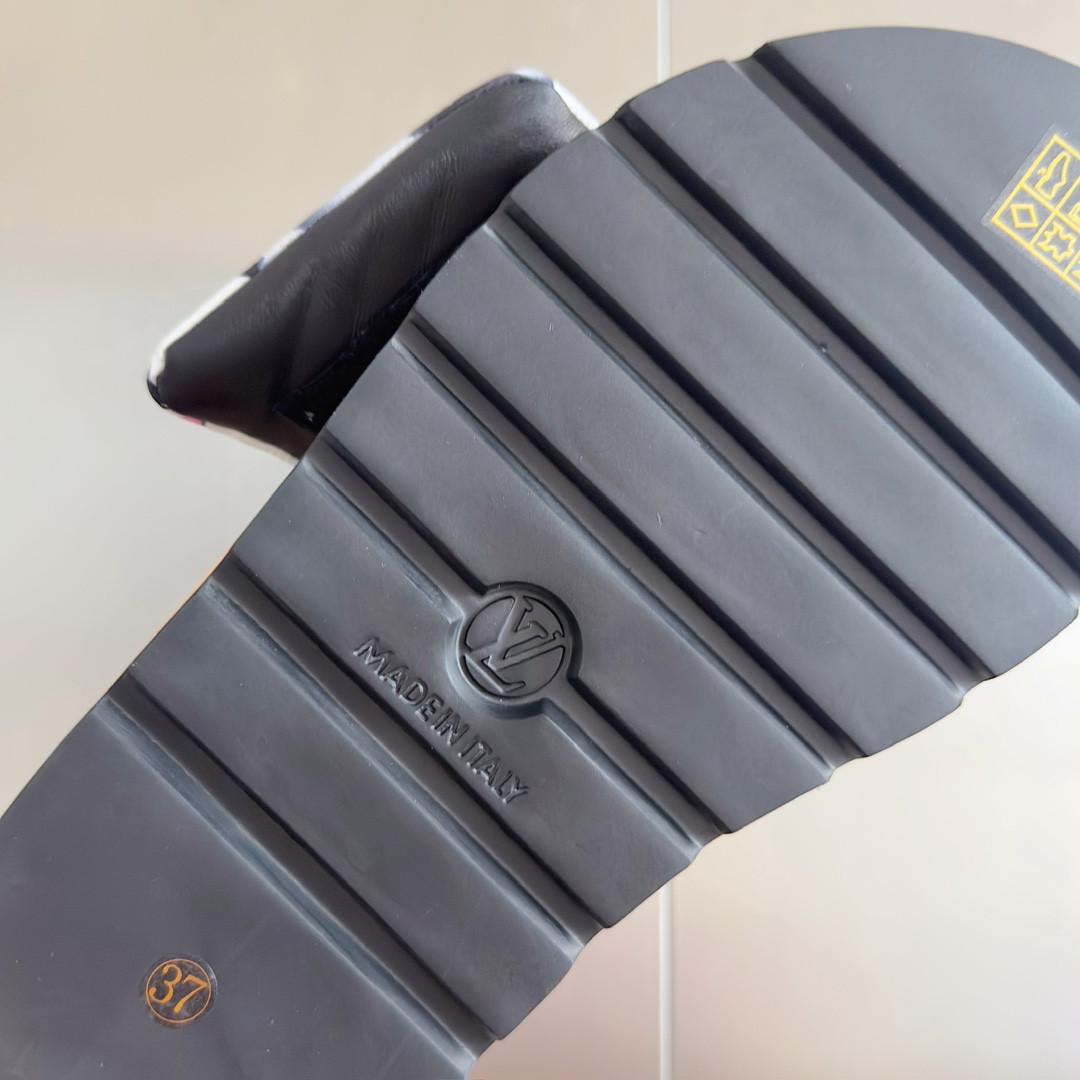 LV Pool Pillow Flat Comfort Mule