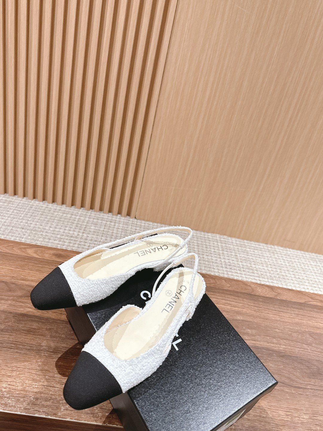 UA CHANEL SLINGBACKS FLAT