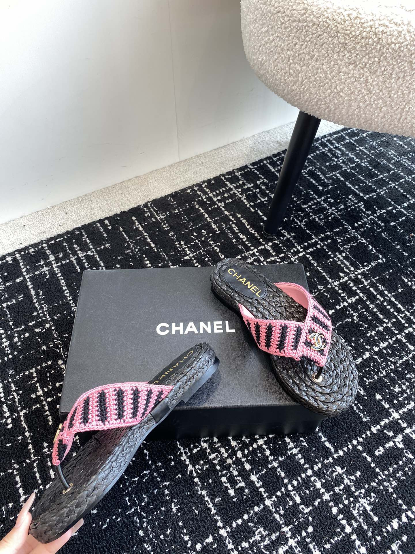 UA CHANEL THONGS SLIDES