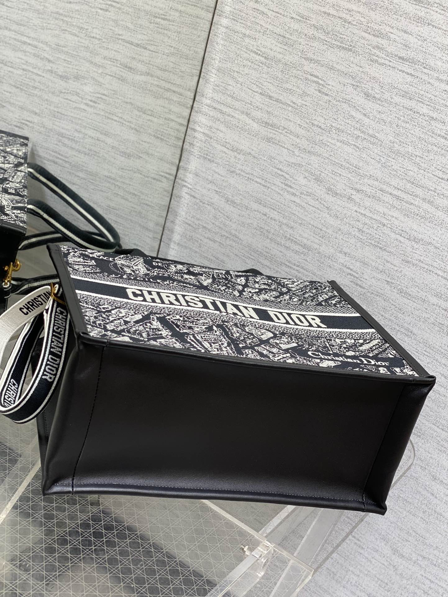 Dior Medium Dior Book Tote Black and White Plan de Paris Embroidery 36 x 27.5 x 16.5 cm
