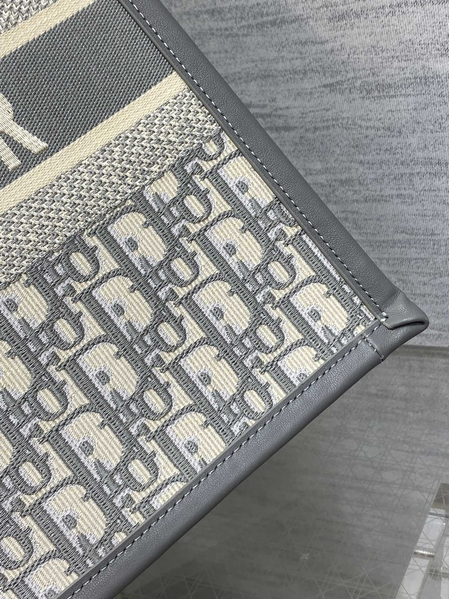 Dior Medium Dior Book Tote Gray Dior Oblique Embroidery and Calfskin 36.5 x 28 x 17.5 cm