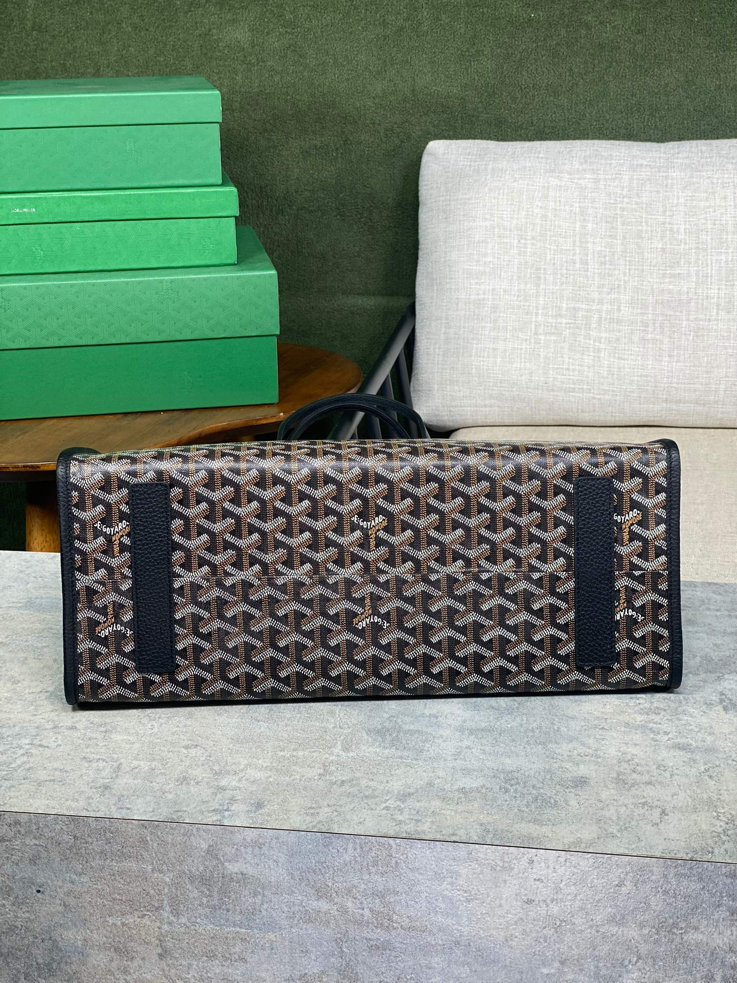 Goyard Chic du Chien 41x30x16.5cm