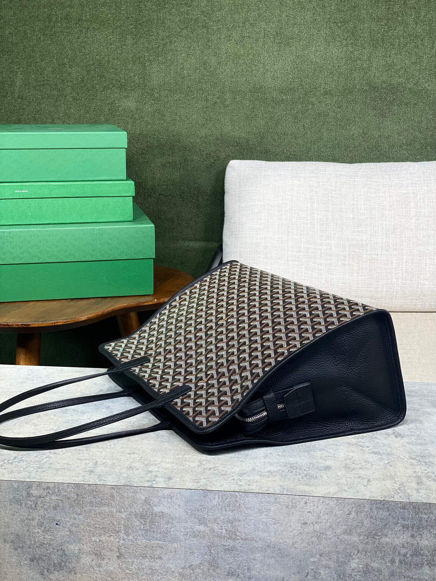 Goyard Chic du Chien 41x30x16.5cm