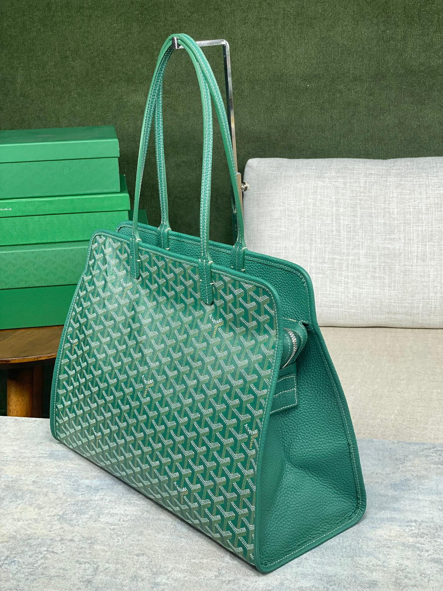 Goyard Chic du Chien 41x30x16.5cm