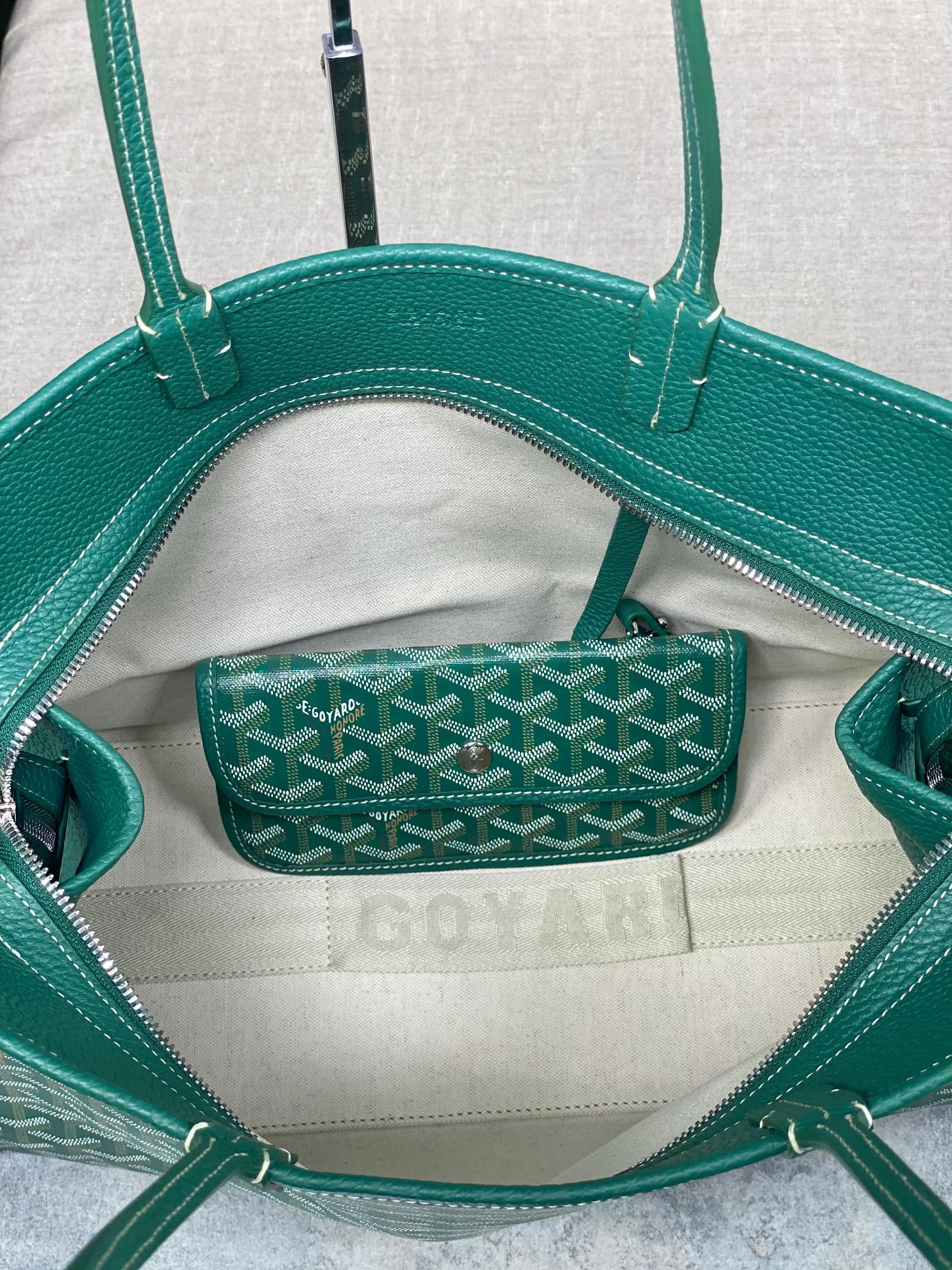 Goyard Chic du Chien 41x30x16.5cm