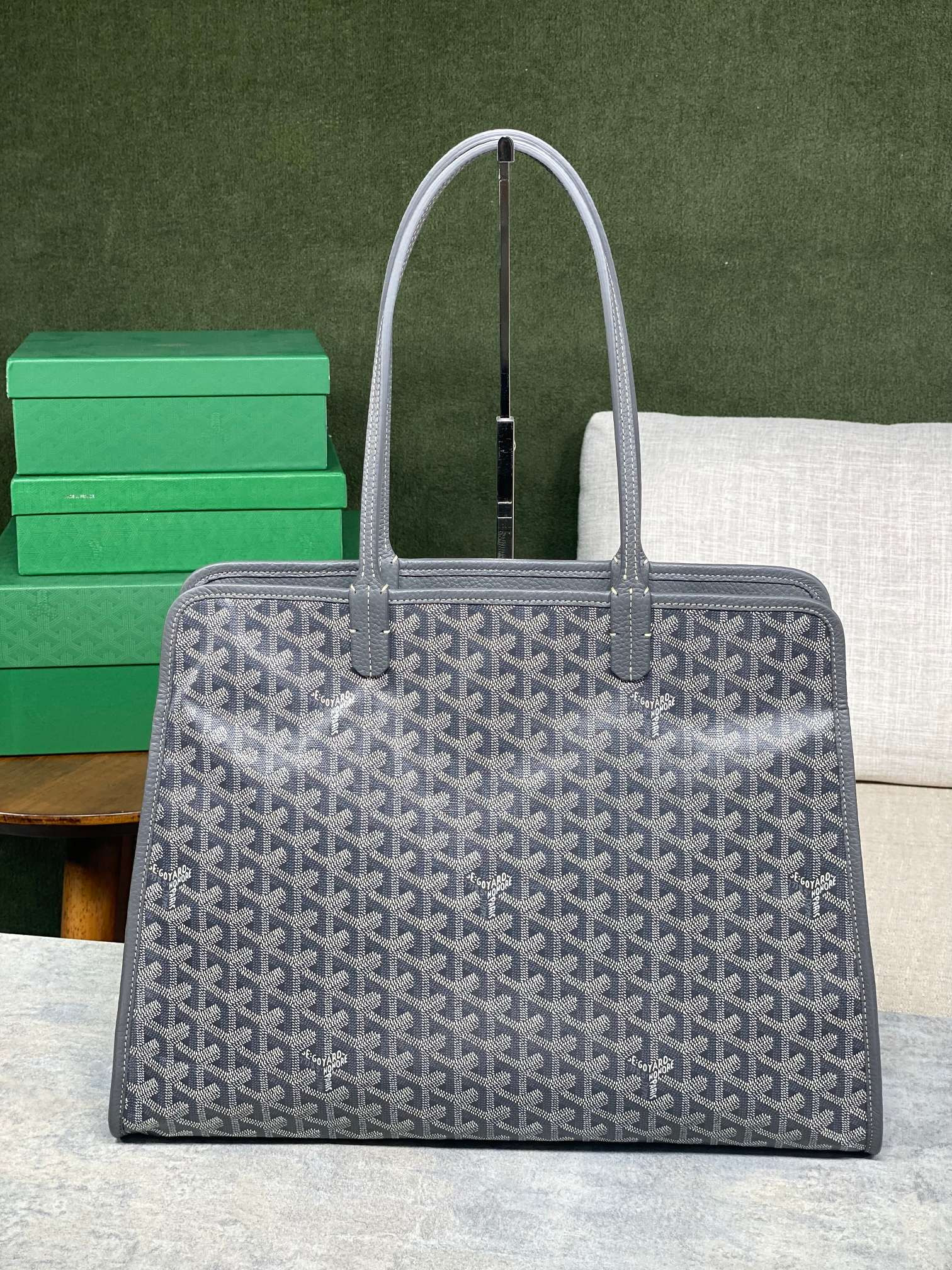 Goyard Chic du Chien 41x30x16.5cm