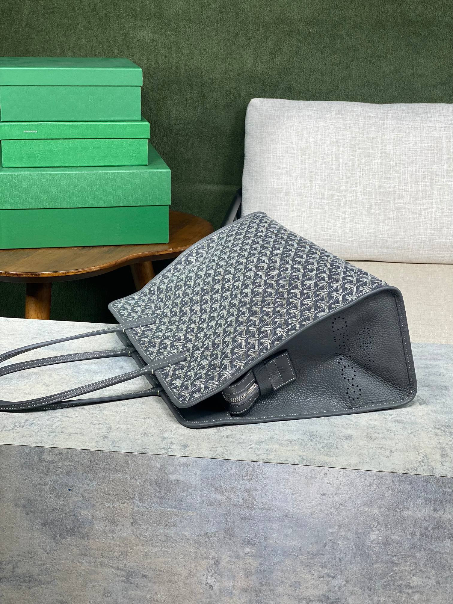 Goyard Chic du Chien 41x30x16.5cm