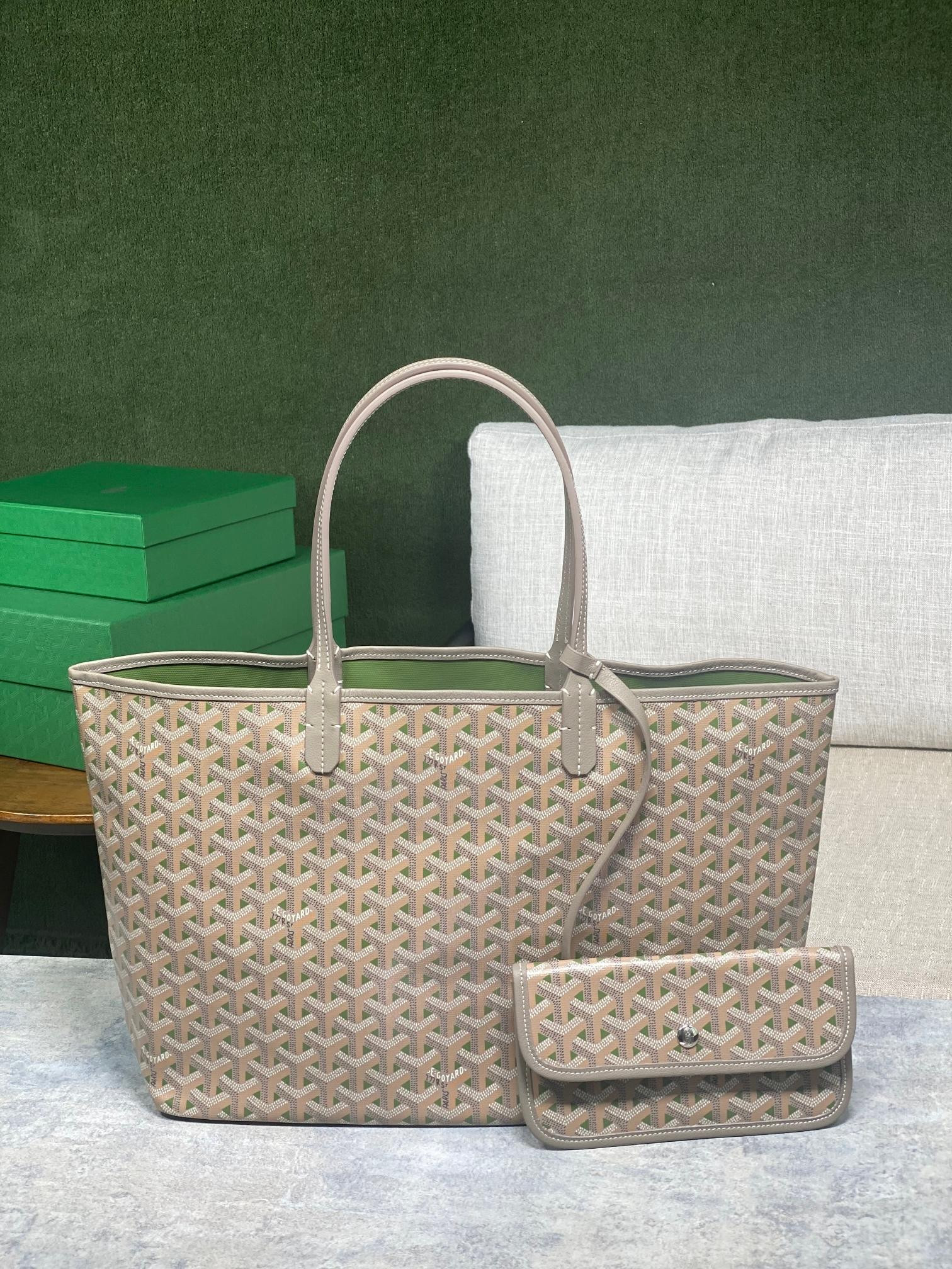 Goyard Small Saint Louis Bag 28 cm x 15 cm x 34 cm