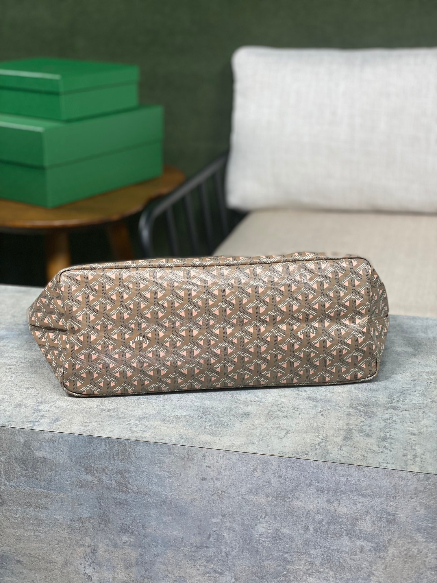 Goyard Small Saint Louis Bag 28 cm x 15 cm x 34 cm