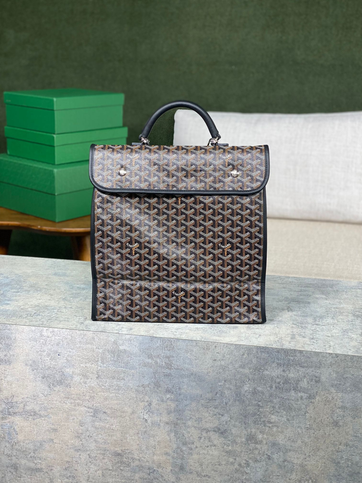 Goyard Saint Léger 37 cm x 15 cm x 34 cm