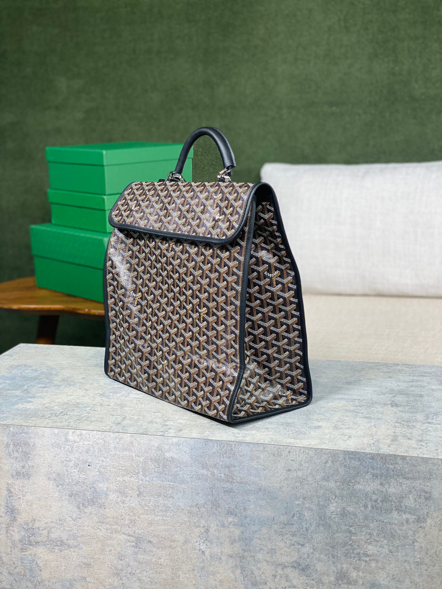 Goyard Saint Léger 37 cm x 15 cm x 34 cm