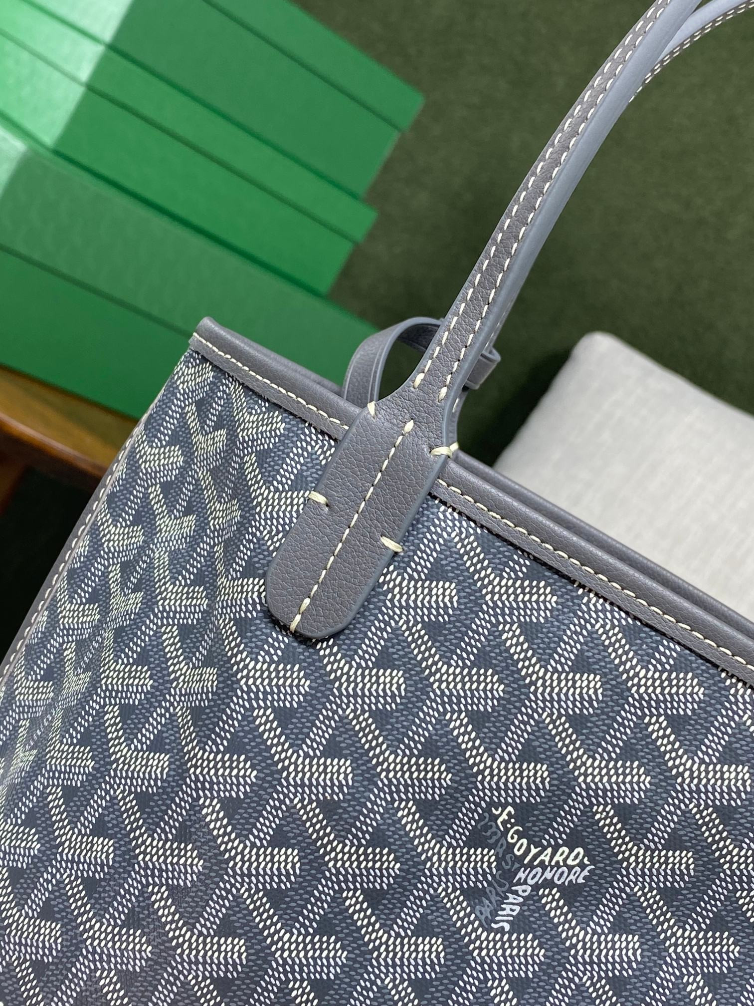 Goyard Anjou Mini Bag 20 cm x 10 cm x 20 cm