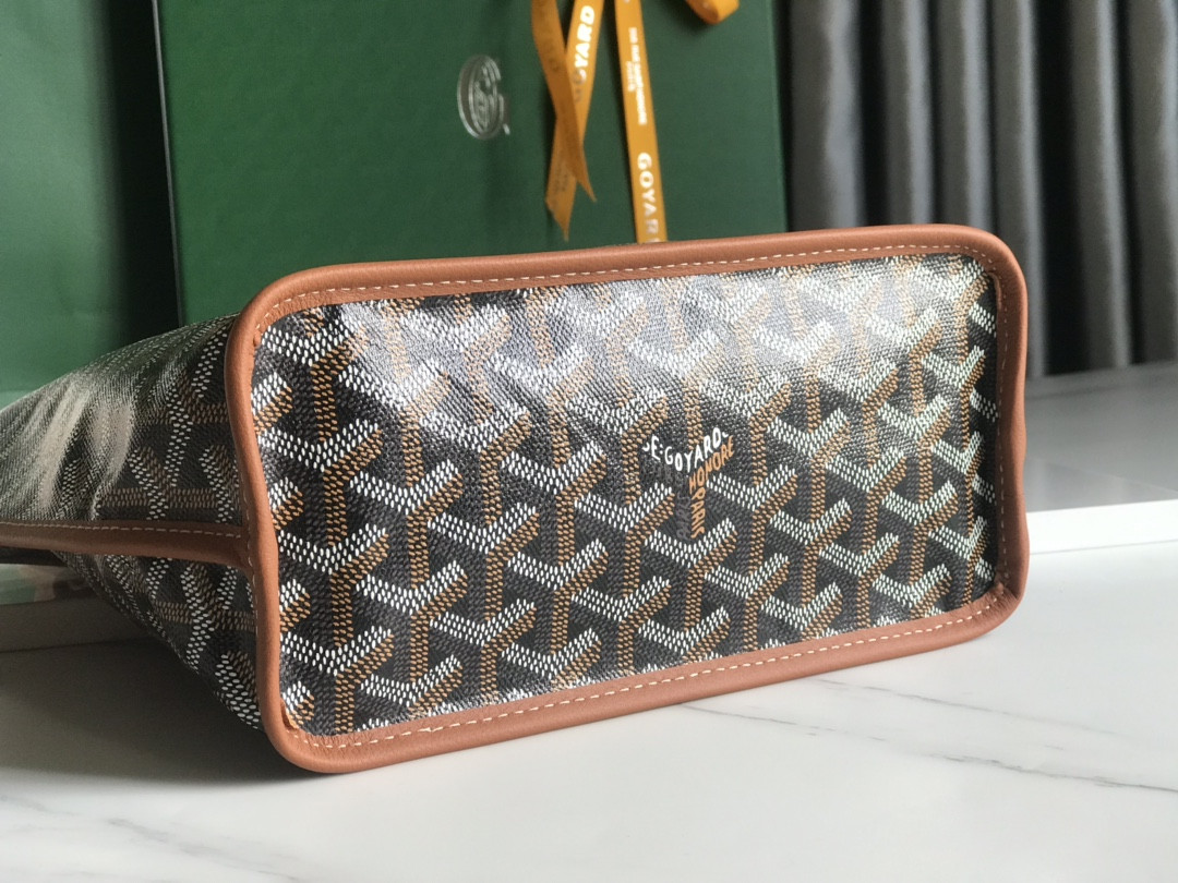 Goyard Anjou Mini Bag 20 cm x 10 cm x 20 cm
