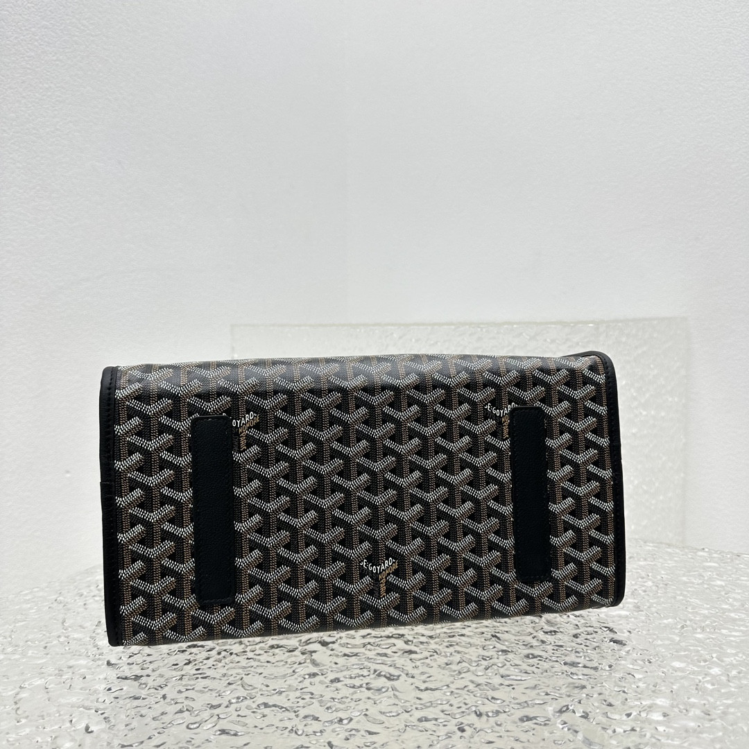 Goyard Saint Léger 37 cm x 15 cm x 34 cm
