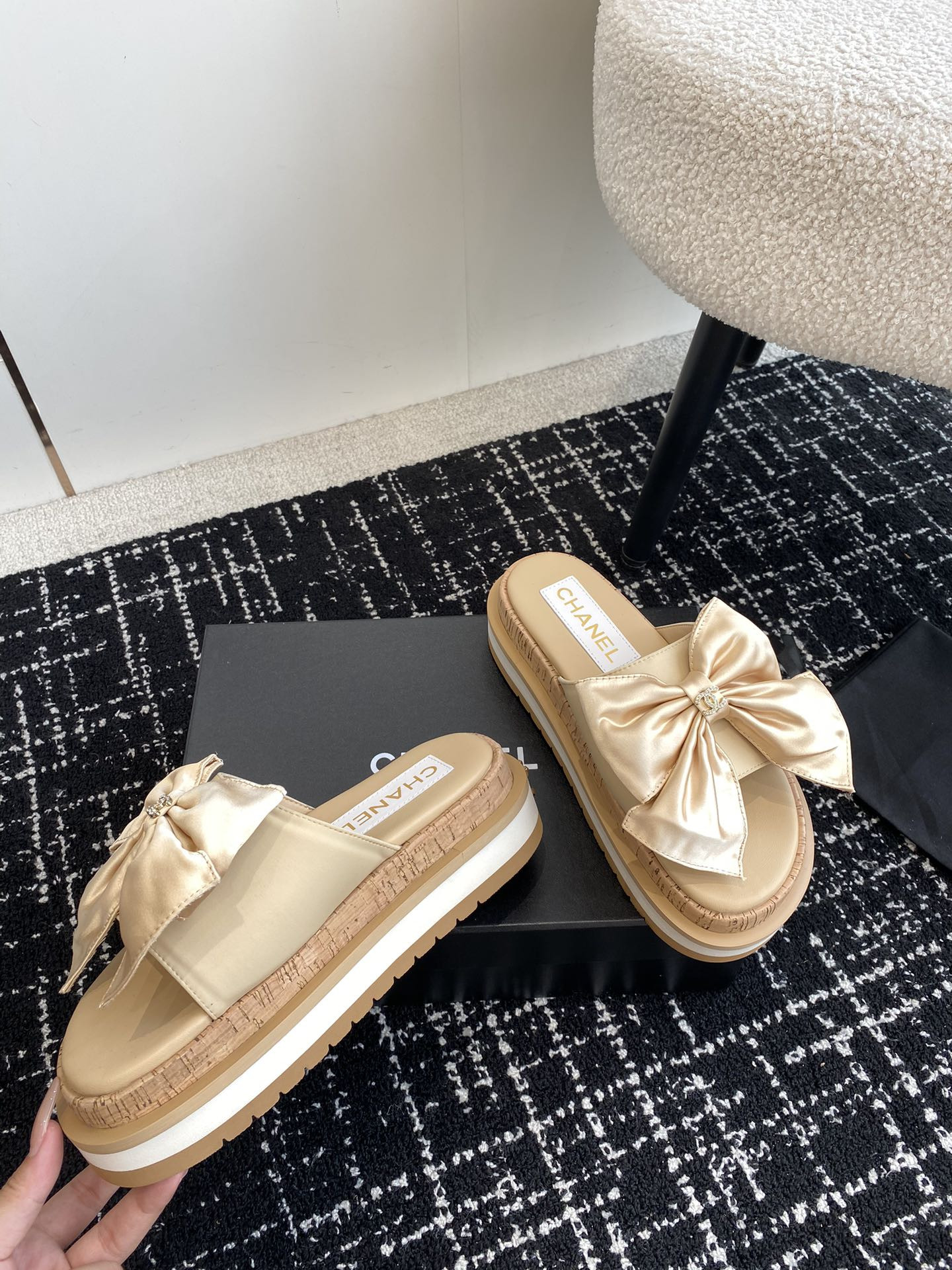 UA CHANEL PLATFORM SLIDES