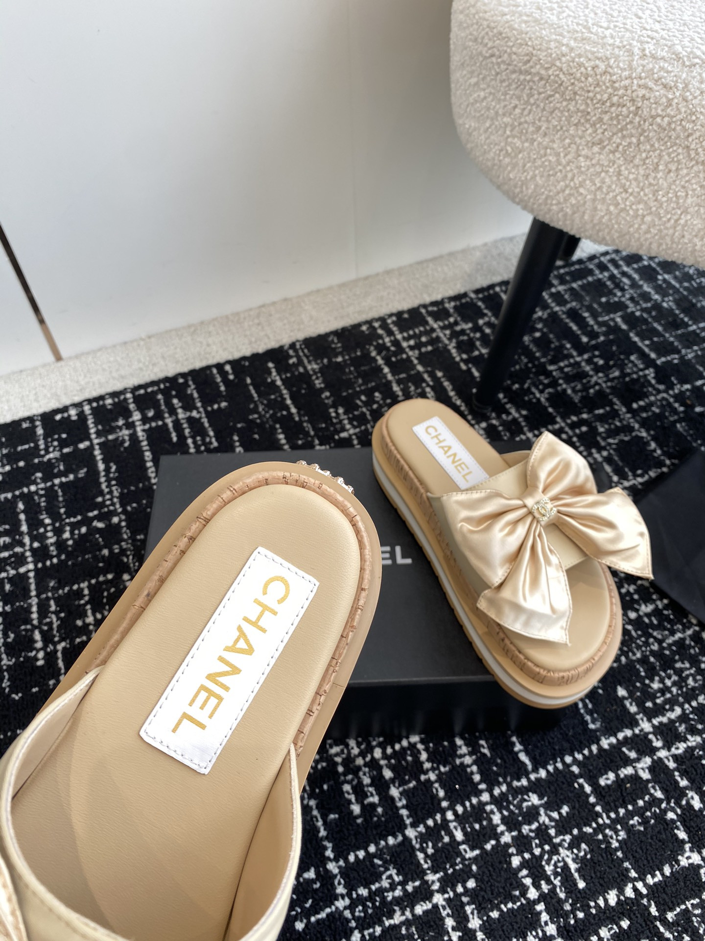 UA CHANEL PLATFORM SLIDES